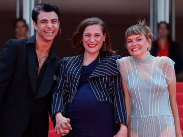 El equipo de Romería de Carla Simón en Cannes El equipo de Romería de Carla Simón en Cannes