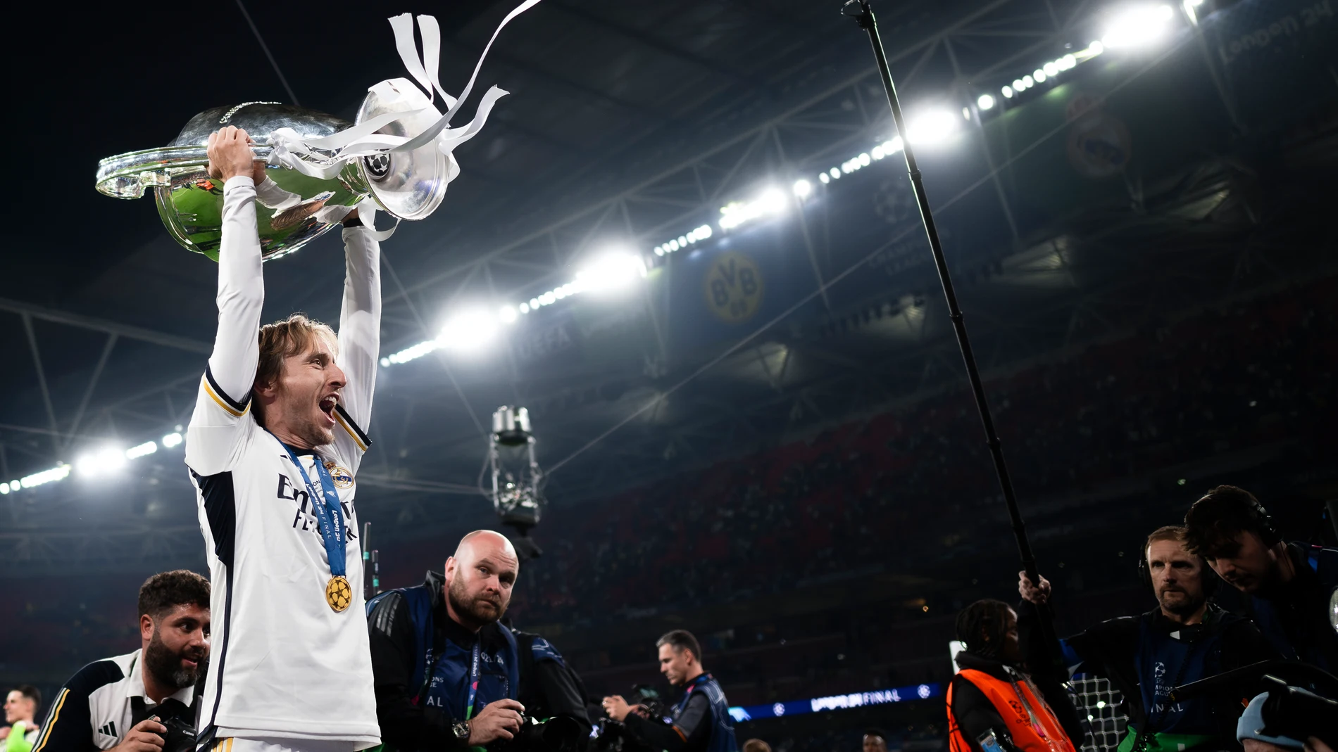 Luka Modric levanta la Champions en Wembley Luka Modric levanta la Champions en Wembley