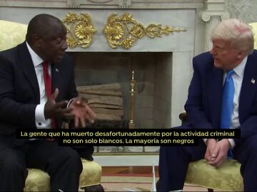 Trump hace una encerrona al presidente sudafricano y le acusa de permitir un “genocidio blanco”