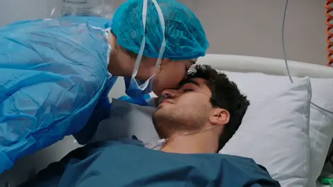 Nada ni nadie pudo separarlos: así fue la conversación que unió para siempre a Ferit y Seyran Nada ni nadie pudo separarlos: así fue la conversación que unió para siempre a Ferit y Seyran