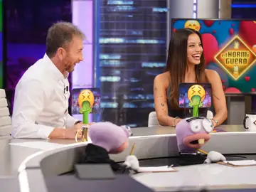 ¿Romántico o grimoso? Emilia muestra su lado más personal en El Hormiguero ¿Romántico o grimoso? Emilia muestra su lado más personal en El Hormiguero
