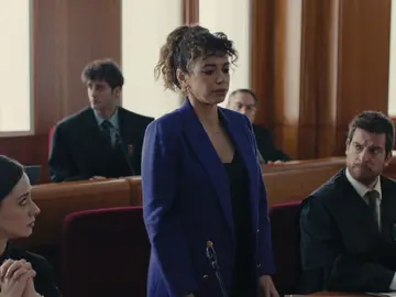 Daniela durante el juicio de la muerte de Jaime Daniela durante el juicio de la muerte de Jaime