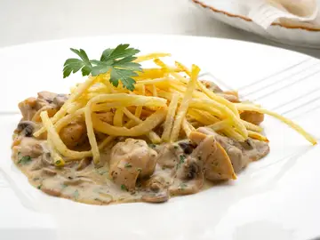 Muslos de pollo Strogonoff Muslos de pollo Strogonoff