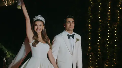 El esperado “sí, quiero” de Ferit y Seyran marca un nuevo rumbo en su historia El esperado “sí, quiero” de Ferit y Seyran marca un nuevo rumbo en su historia