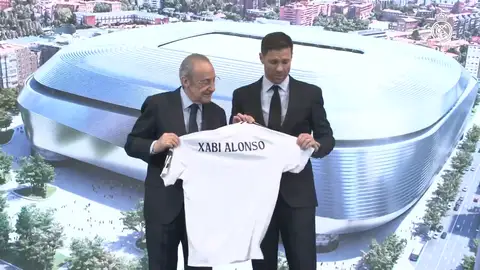 VÍDEO: El gesto viral de Xabi Alonso con el parche de las 15 Champions VÍDEO: El gesto viral de Xabi Alonso con el parche de las 15 Champions