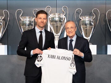 Xabi Alonso y Florentino P&eacute;rez