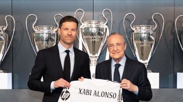 Xabi Alonso y Florentino P&eacute;rez