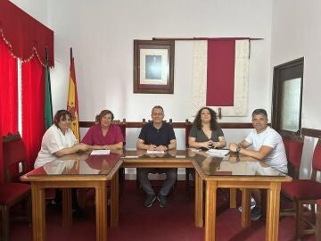 El Ayuntamiento de Zahara de la Sierra en Cádiz el primero en implantar la jornada laboral de cuatro días a la semana y las 35 horas