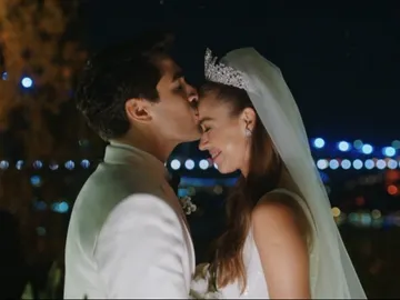 La boda de Seyran y Ferit en Una nueva vida La boda de Seyran y Ferit en Una nueva vida