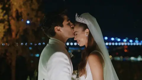 La boda de Seyran y Ferit en Una nueva vida La boda de Seyran y Ferit en Una nueva vida