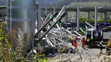 El derrumbe de una nave agrícola en Coaña, Asturias