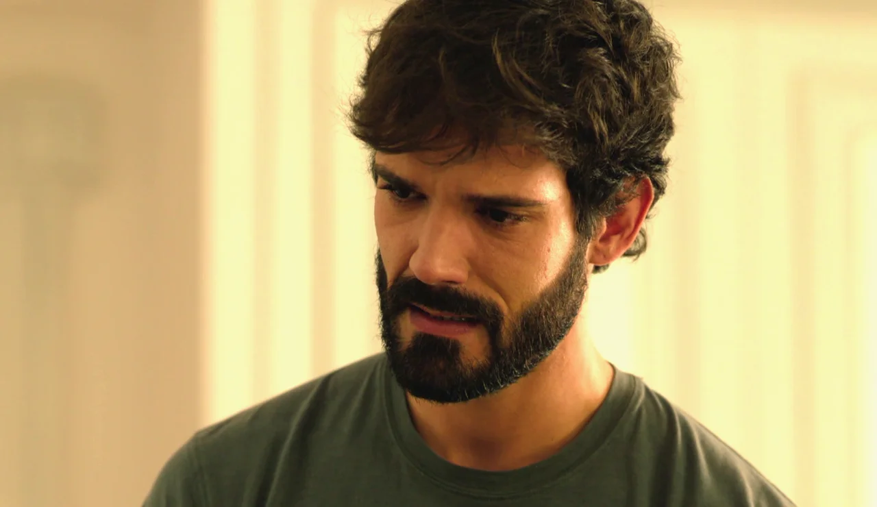 Oliver estalla contra Nicole: “No me has dado la mejor educación, solamente la más cara”