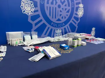 Sucesos.- Detenidas dos mujeres asiáticas que practicaban tratamientos médico-estéticos de forma ilegal en Fuenlabrada Sucesos.- Detenidas dos mujeres asiáticas que practicaban tratamientos médico-estéticos de forma ilegal en Fuenlabrada