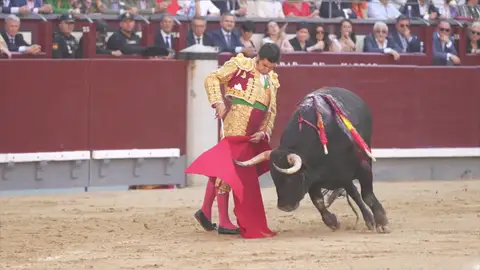 El rugido de las Ventas con Morante no fue escuchado por el presidente: su mejor faena en Madrid no ha tenido trofeo El rugido de las Ventas con Morante no fue escuchado por el presidente: su mejor faena en Madrid no ha tenido trofeo