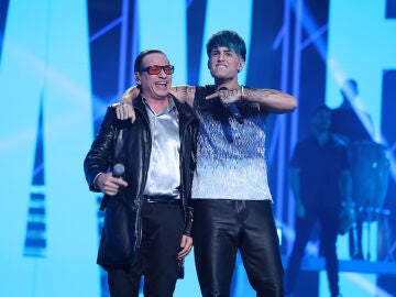 ¡Dupla explosiva! Mikel Herzog Jr. y David DeMaría hacen temblar el plató como Luck Ra y Elvis Crespo con ‘Suavemente’