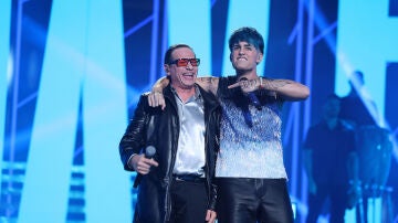 ¡Dupla explosiva! Mikel Herzog Jr. y David DeMaría hacen temblar el plató como Luck Ra y Elvis Crespo con ‘Suavemente’