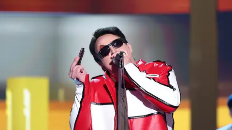 Goyo Jiménez se transforma en Ramoncín con ‘Hormigón, mujeres y alcohol’ Goyo Jiménez se transforma en Ramoncín con ‘Hormigón, mujeres y alcohol’