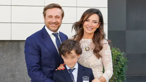 Juan Peña y Sonia González con su hijo Tristán Juan Peña y Sonia González con su hijo Tristán