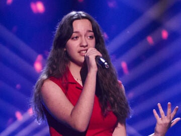 “Eres una artista”: Carolina emociona a los coaches y logra un pleno con bloqueo 