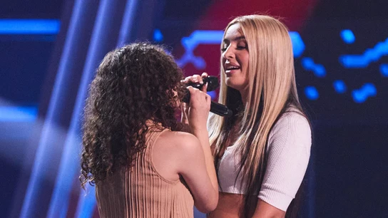 Daniela llora al ver a Lola Índigo subir al escenario y juntas cantan ‘El Dragón’ Daniela llora al ver a Lola Índigo subir al escenario y juntas cantan ‘El Dragón’