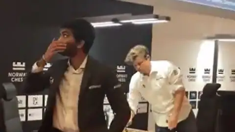 Magnus Carlsen, tras perder ante Gukesh en Noruega Magnus Carlsen, tras perder ante Gukesh en Noruega