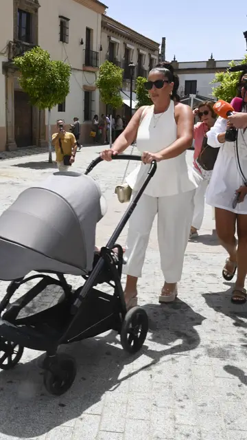 Anabel Pantoja llegando a la comunión de su sobrina Anabel Pantoja llegando a la comunión de su sobrina