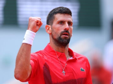 Novak Djokovic celebra un punto ante Cameron Norrie