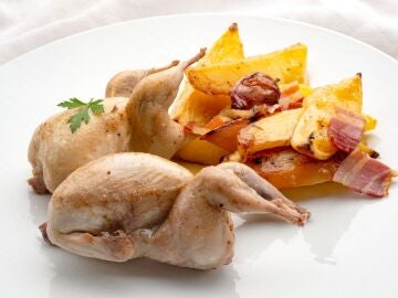 Codornices al horno con patatas y panceta, de Karlos Arguiñano: "Tienen muy poca grasa, se cocinan fácil y son muy ricas"