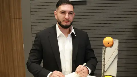 Omar Montes recogiendo el Premio Naranja Omar Montes recogiendo el Premio Naranja