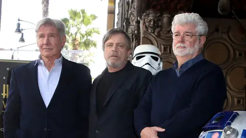 Mark Hamill y Harrison Ford con el director George Lucas Mark Hamill y Harrison Ford con el director George Lucas