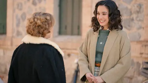 Avance semanal de Sueños de libertad: Gabriel se acerca a Damián para entrar en la familia De la Reina