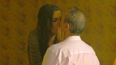 “Contigo es diferente”: los sentimientos afloran entre Antonio y Deborah… ¿hasta dónde llegarán?