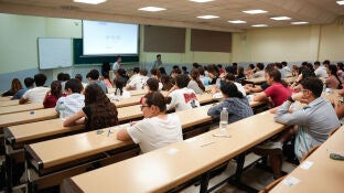 Im&aacute;genes de la primera jornada de la Prueba de Acceso a la Universidad en Andaluc&iacute;a en la Facultad de Medicina.MAR&Iacute;A JOS&Eacute; L&Oacute;PEZ / EUROPA PRESS03/06/2025