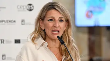 A3 Noticias 2 (05-06-25) Yolanda Díaz insiste en que es el PSOE quien debe dar explicaciones tras el 'show' de Leire Díez, pero no Pedro Sánchez A3 Noticias 2 (05-06-25) Yolanda Díaz insiste en que es el PSOE quien debe dar explicaciones tras el 'show' de Leire Díez, pero no Pedro Sánchez