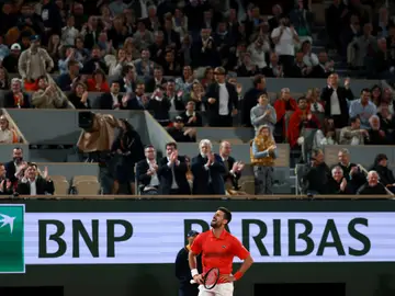 Novak Djokovic reacciona tras ganar un punto ante el Zverev Novak Djokovic reacciona tras ganar un punto ante el Zverev