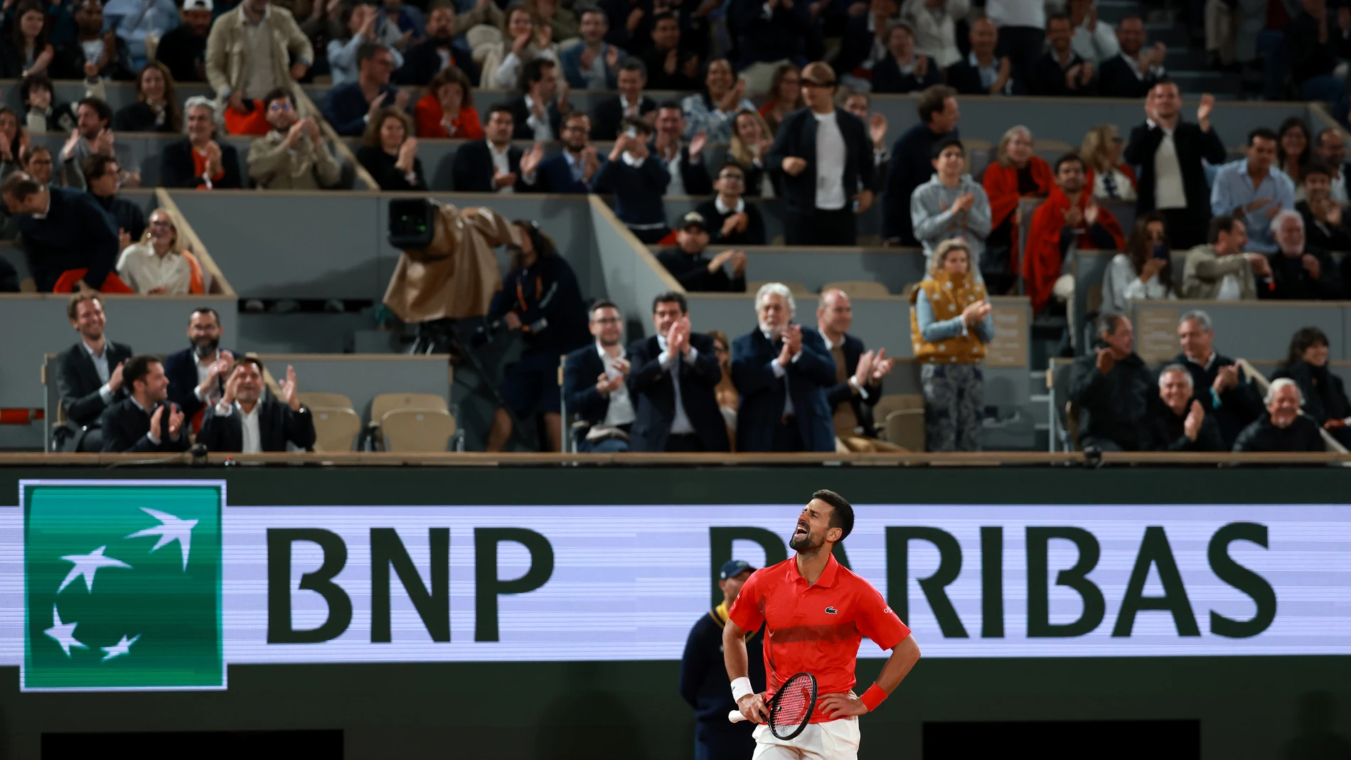 Novak Djokovic reacciona tras ganar un punto ante el Zverev Novak Djokovic reacciona tras ganar un punto ante el Zverev