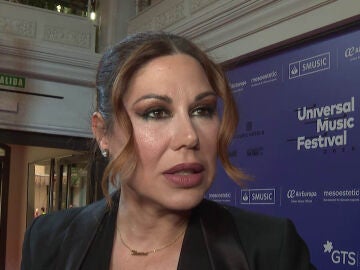 La cantante Tamara atendiendo a la prensa