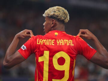 Lamine Yamal durante el partido de semifinales de la Nations League 2025