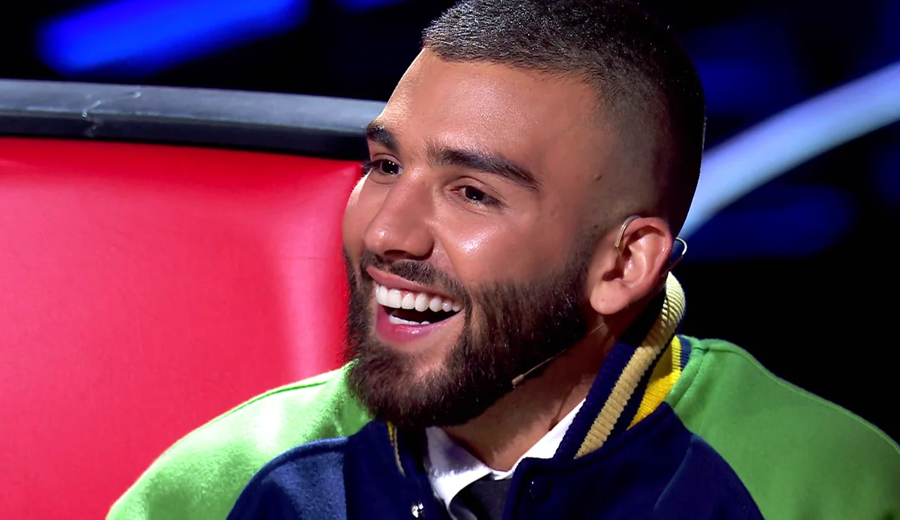 Turizo se arranca a cantar a capella y sus compañeros le siguen: “El público nos ayuda mucho