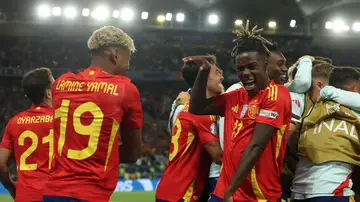 Los jugadores de España celebran un gol ante Francia Los jugadores de España celebran un gol ante Francia
