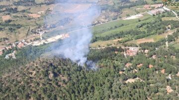 Activan el nivel 1 de peligrosidad en un incendio forestal en Riópar, Albacete