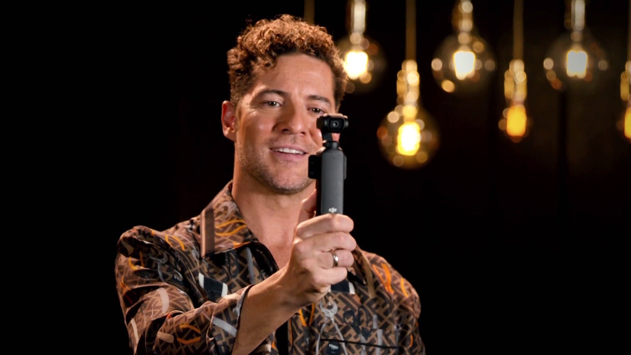 David Bisbal deja el micrófono para convertirse en influencer con su nueva cámara de La Voz Kids David Bisbal deja el micrófono para convertirse en influencer con su nueva cámara de La Voz Kids