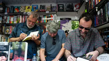 Imagen de archivo de los autores tras el seudónimo de Carmen Mola. Imagen de archivo de los autores tras el seudónimo de Carmen Mola.