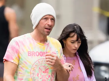 Chris Martin y Dakota Johnson Chris Martin y Dakota Johnson
