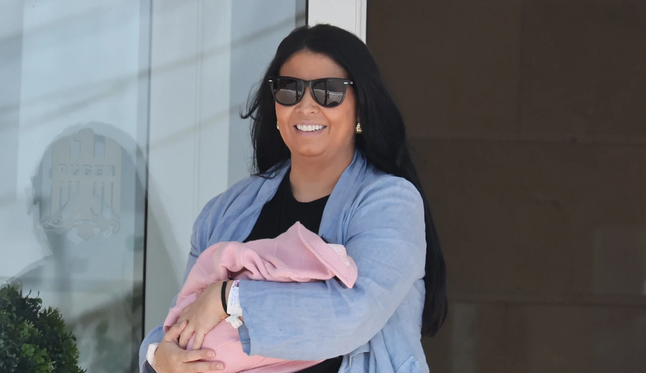 Sara Verdasco con su hija Sara