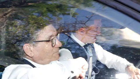 Jaime Lorente llegando a su boda con Marta Goenaga Jaime Lorente llegando a su boda con Marta Goenaga