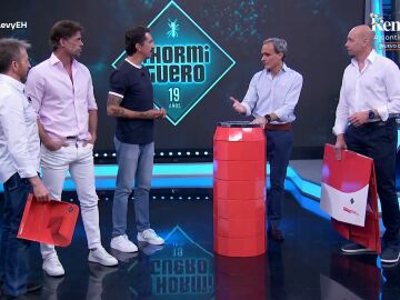 Marron deja boquiabierto a William Levy con una gama de "mobiliario plegable"