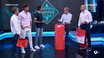 Marron deja boquiabierto a William Levy con una gama de "mobiliario plegable"