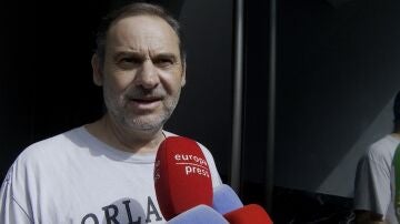 José Luis Ábalos atiende a la prensa tras el registro de la UCO en su domicilio