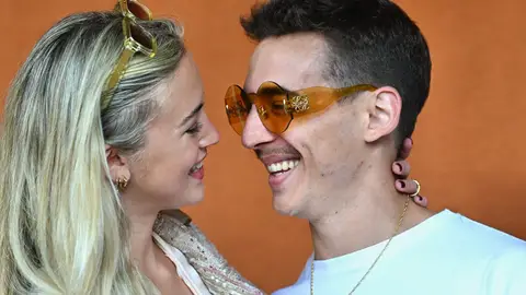 Miguel Herrán y su nueva novia en Roland Garros Miguel Herrán y su nueva novia en Roland Garros